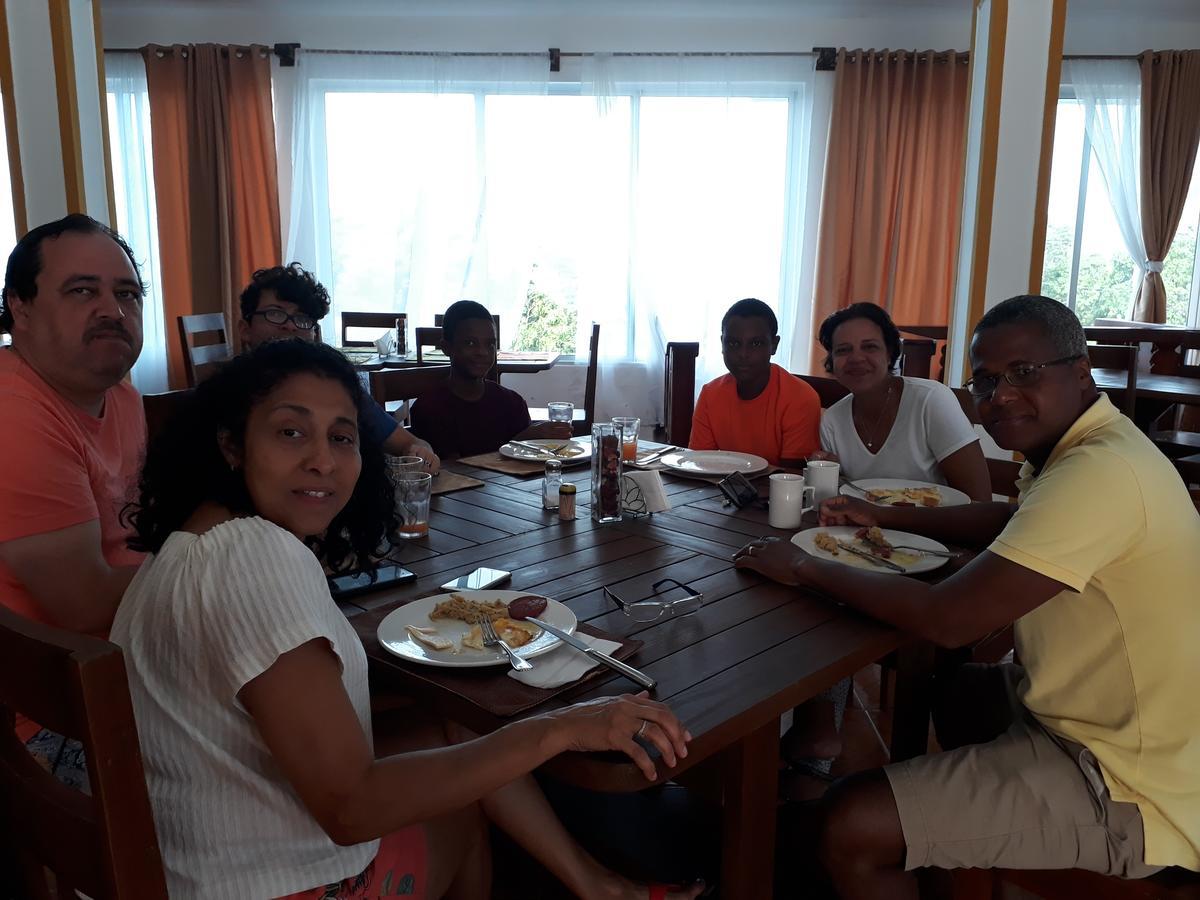 Figaro Hotel Samana ภายนอก รูปภาพ