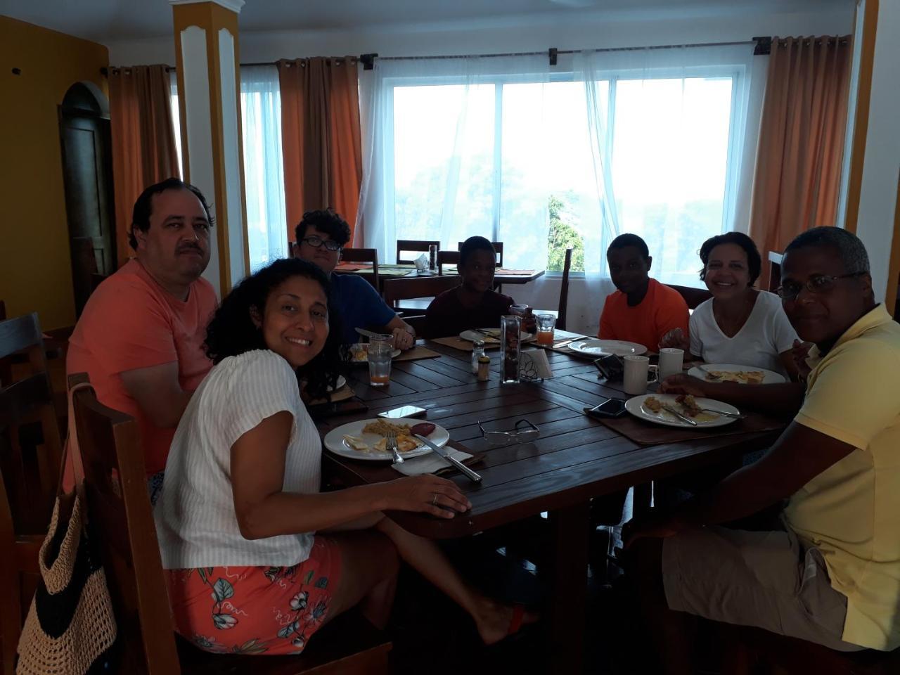 Figaro Hotel Samana ภายนอก รูปภาพ